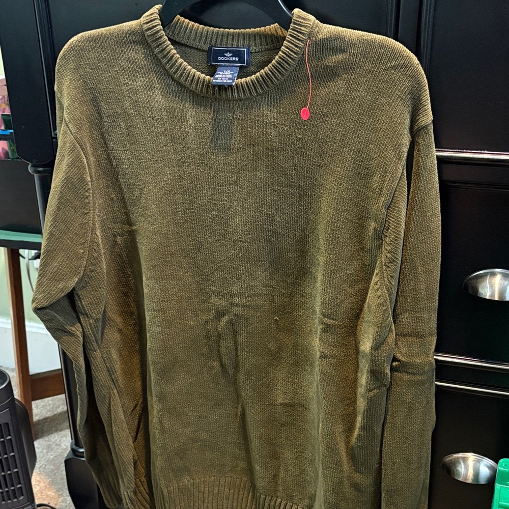 Dockers Men's Olive Crewneck Sweater